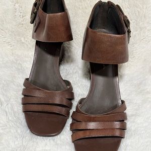 Via Spiga wedge heals